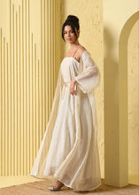 Load image into Gallery viewer, Kyra shines