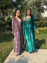 Load image into Gallery viewer, Jouri closed back