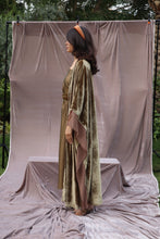 Load image into Gallery viewer, Lara