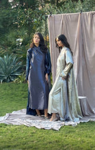 Load image into Gallery viewer, Layla