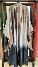 Load image into Gallery viewer, Lexus kimono