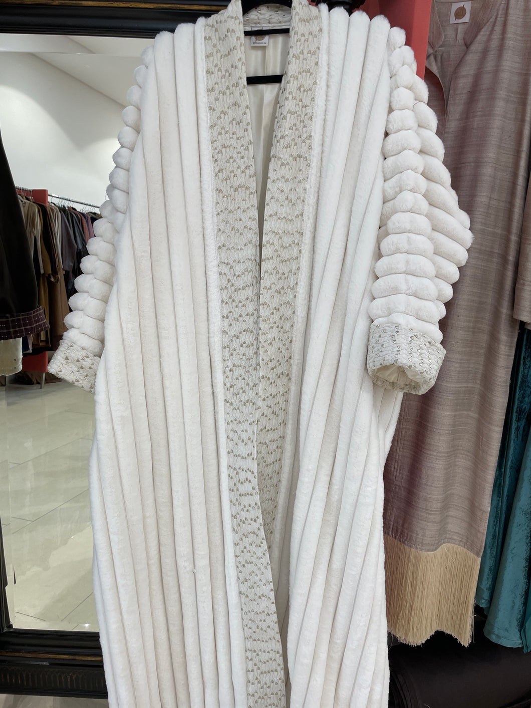 White pearl bisht
